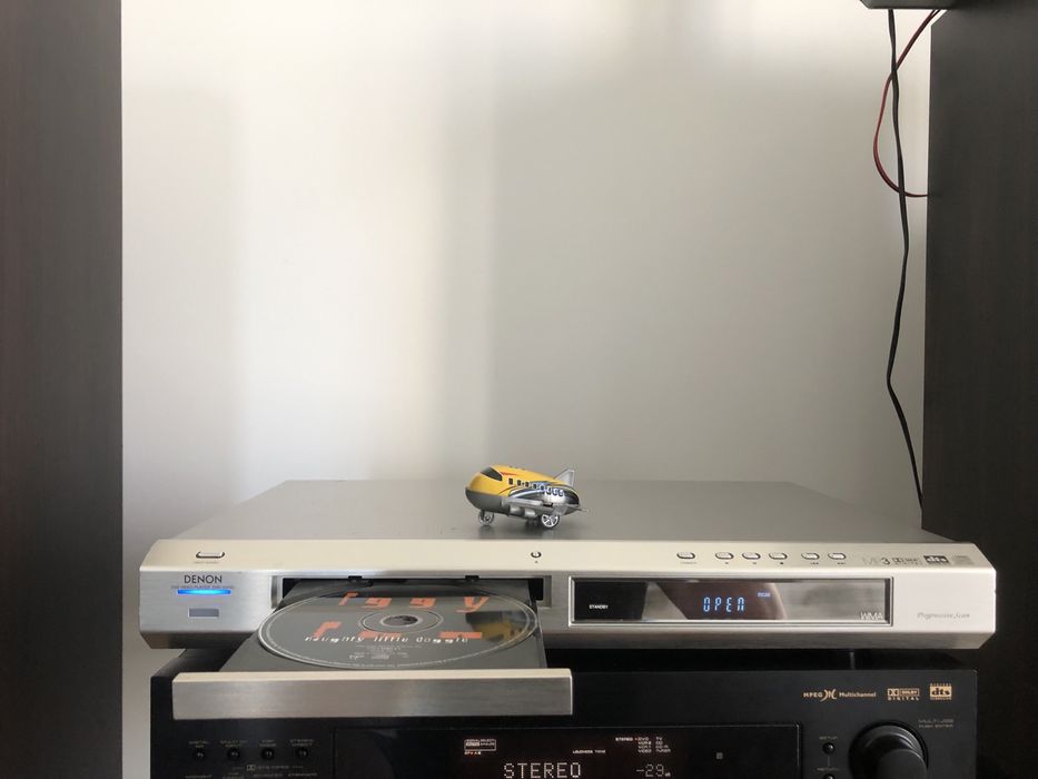 Denon DVD 550 SD - calitate audio-video superioara, design compact
