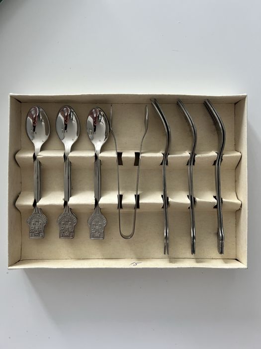 Комплект прибори за десерт и кафе