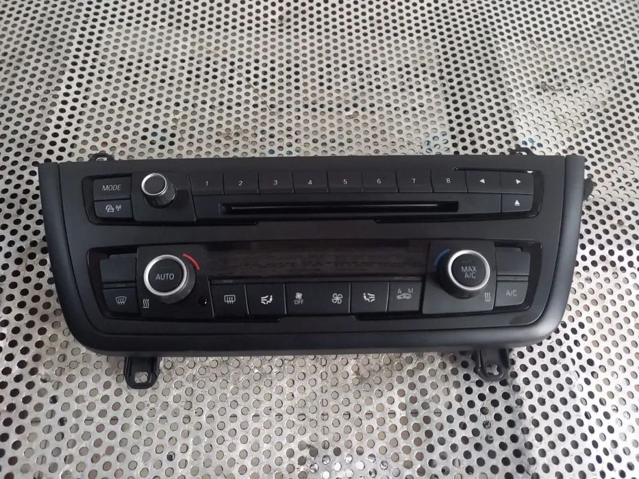 Panou Modul Clima Climatronic Interfata Radio CD Bmw F30 F31 - Dezmembrari Arad