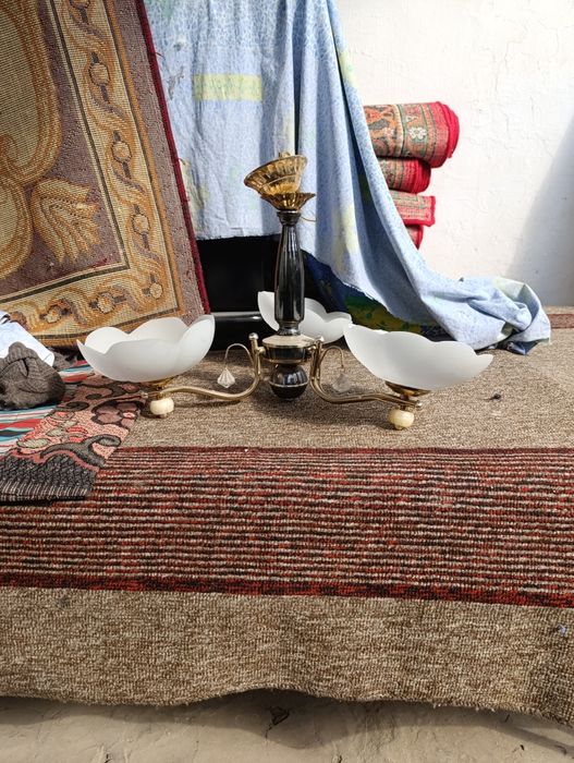 Люстра 3 лампали сотилади