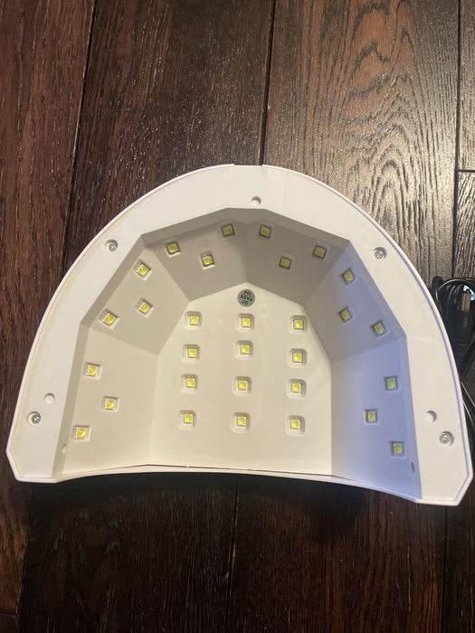 UV/LED лампа за маникюр