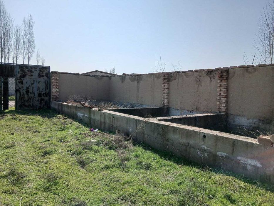 16 sotix yer sotiladi