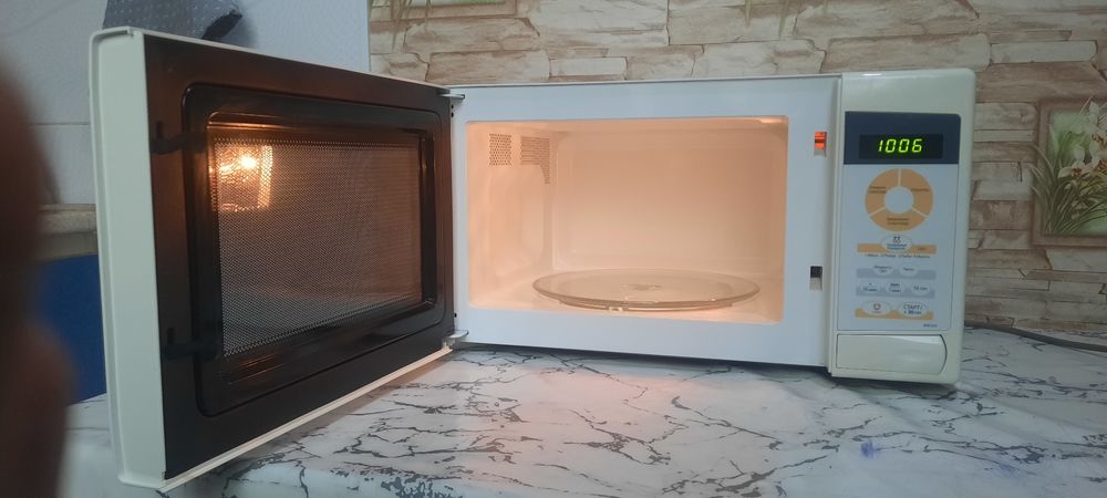 Продаётся микровольновка Samsung.