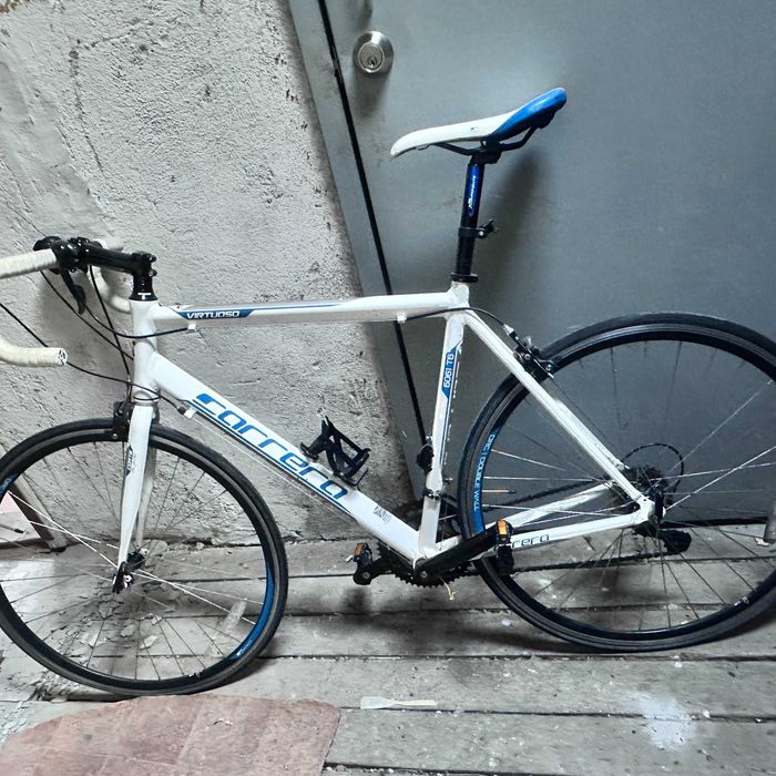 Заглавие: Шосеен велосипед Carrera Virtuoso – Алуминиева рамка 6061 T6