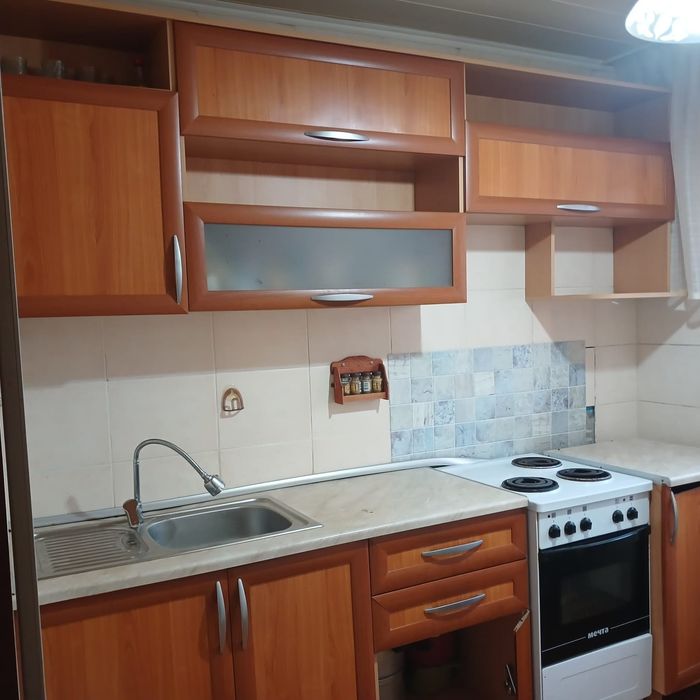 Продам кухонный гарнитур Б/у