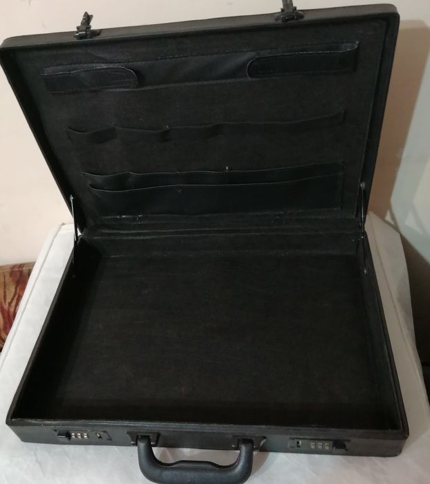 Дипломатически Куфар