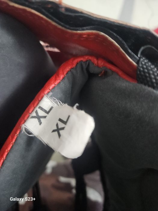 Шлем и боксерские перчатки  6000тг