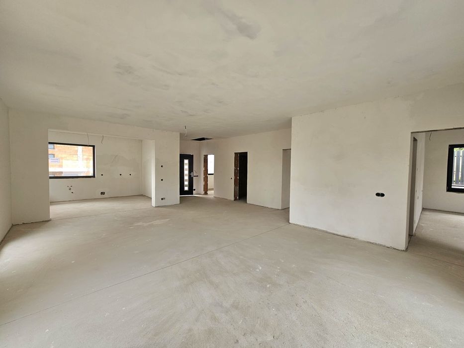 Casa exclusivista si teren