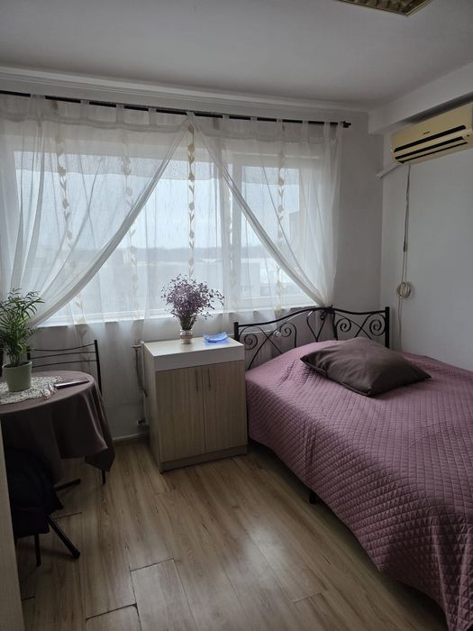 Proprietar, vand Garsoniera in zona UMT Pădurea Verde cu baie