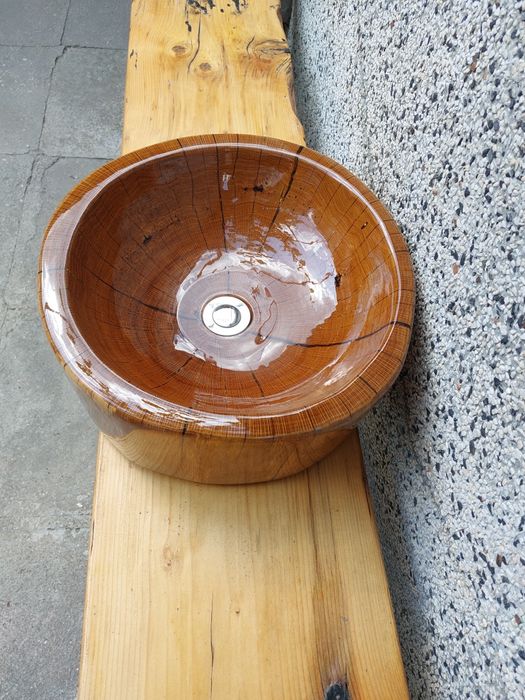 Дървена мивка с епоксидна смола