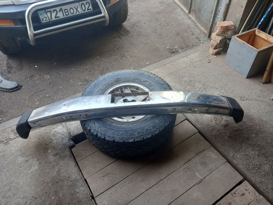 Продам бампер на прадо 78