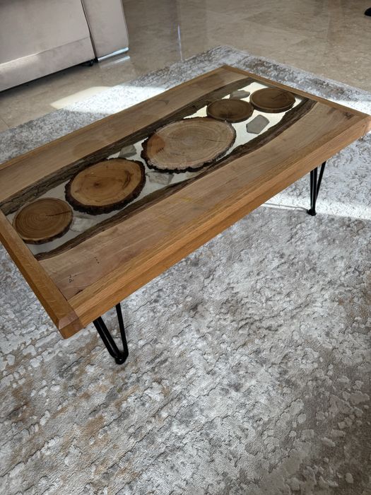 Masuta cafea living din lemn masiv si rasina