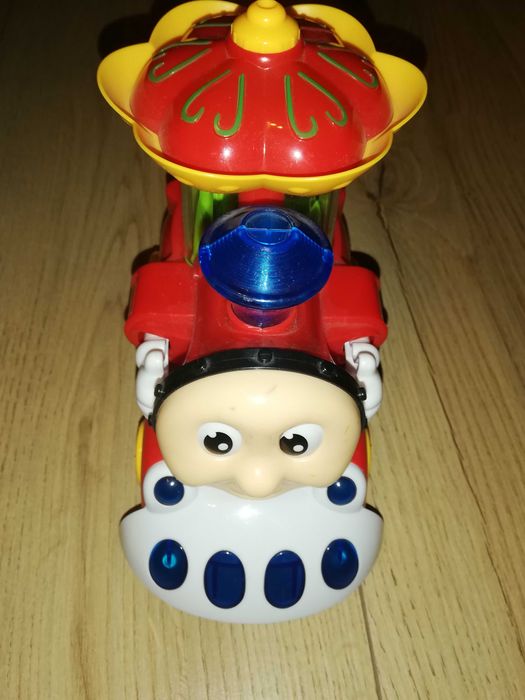 Locomotivă cu lumini și muzică