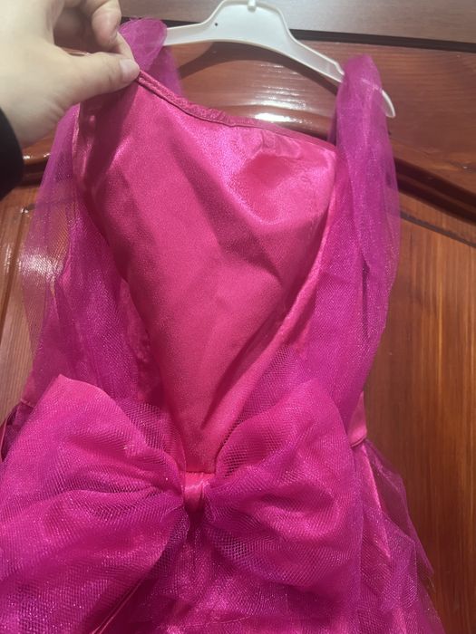 Платье розовое праздничное