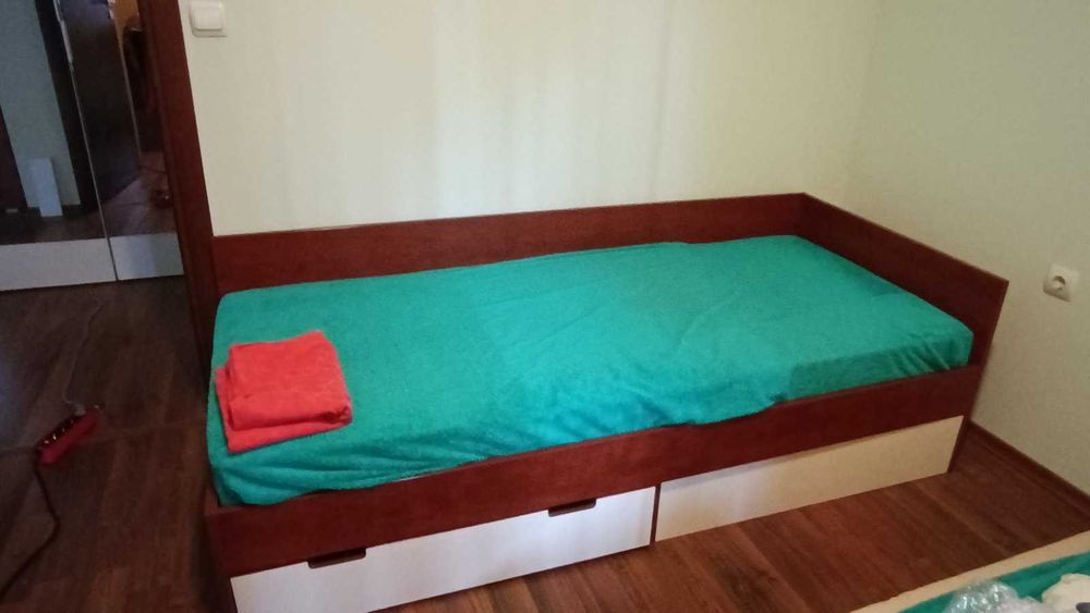 Двукрилен гардероб, легло с чекмедже, ракла и холна маса