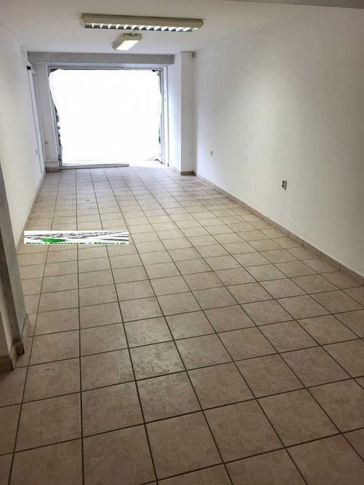 Дава се под наем Магазин в Пловдив, Център - 33 кв.м за 306 € - Снимка #1