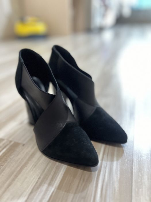 Натуральные замшевые туфли