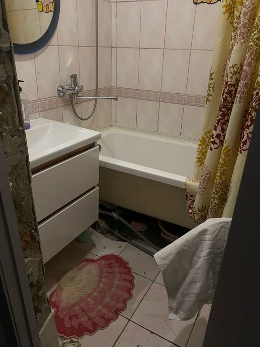 Продаётся  трёхкомнатная квартира