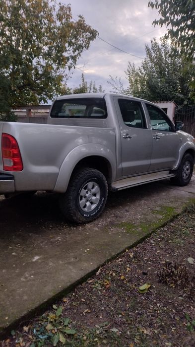 Vând Toyota Hilux 3.0 manuală
