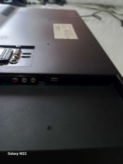 Televizor LED Hyundai, 81cm, 32 HYN 1450B impecabil