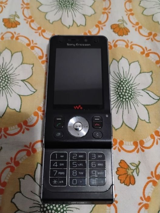 Vând Sony Ericsson W910i