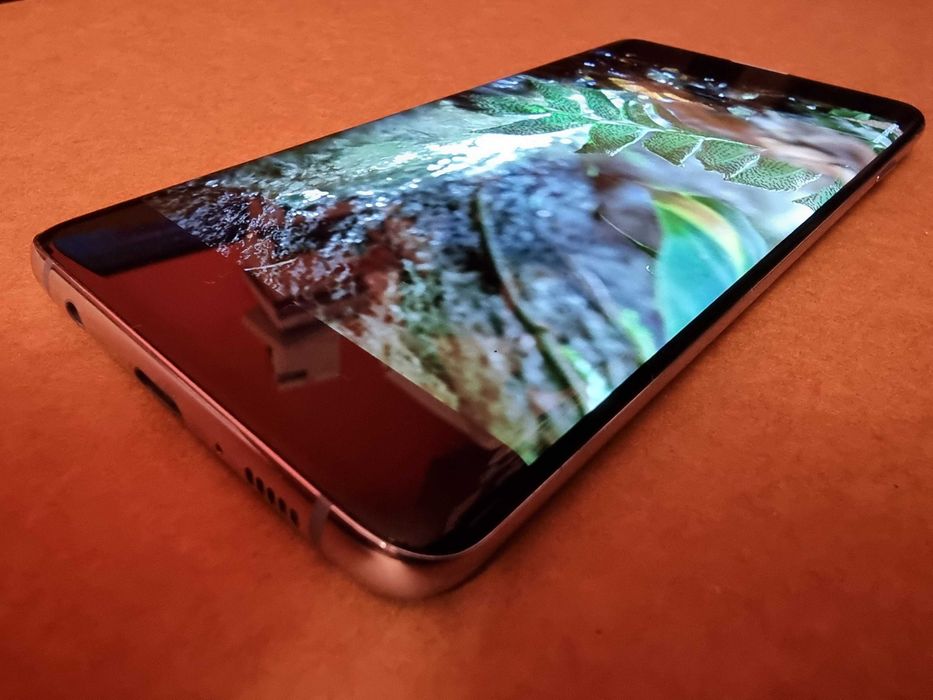 Samsung Galaxy S10 Dual SIM de 8GB cu 128GB + card + mufa Jack casti f