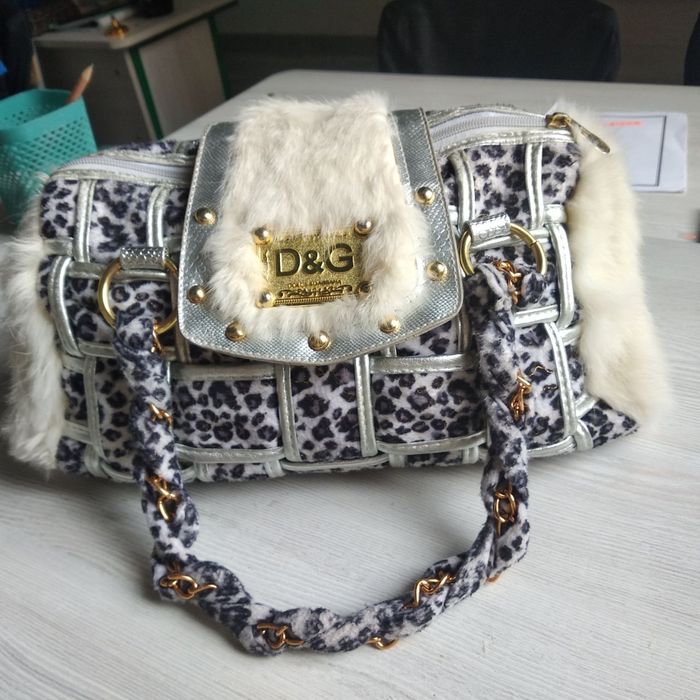 dolce gabbana puxli hozirgi havoga mos ajoyib ayollar sumkasi