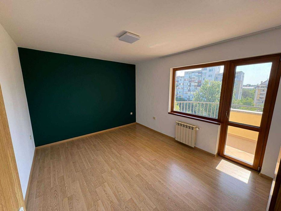 Дава се под наем Четиристаен апартамент в София, Център - 120 кв.м за 700 € - Снимка #2