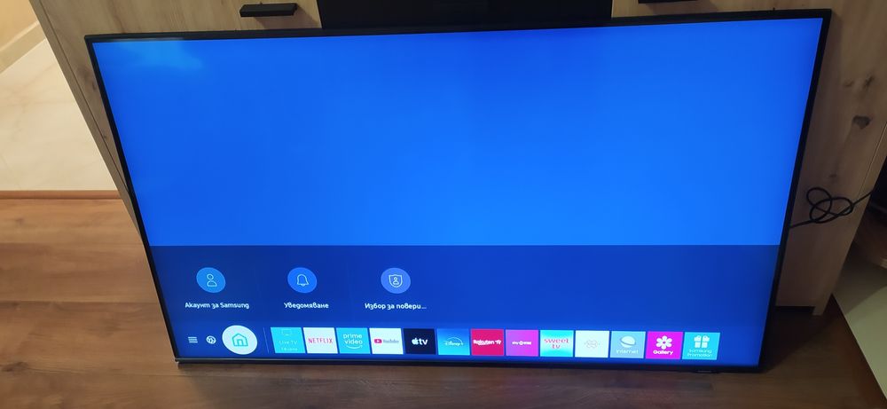 Телевизор SAMSUNG  UE50AU8072UXXH