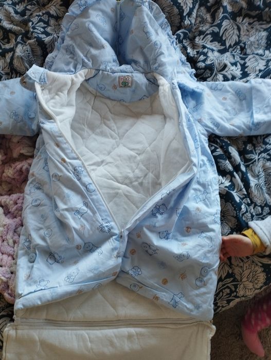 Детски космонавт и чувал