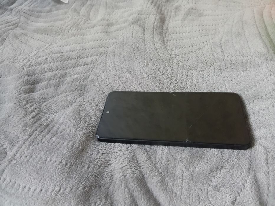 Продаю телефон Redmi note 13  8/256GB
