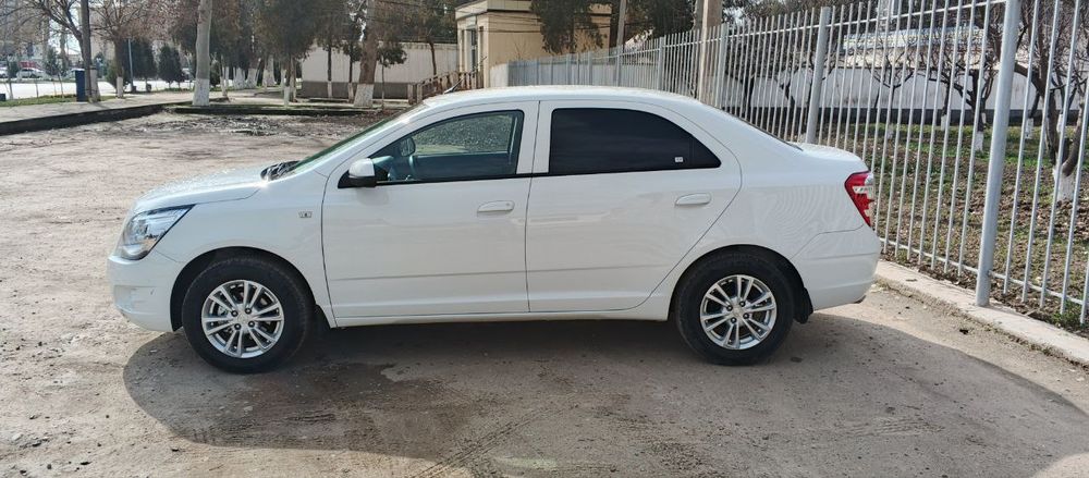 Cobalt 2025. A/T. Probeg 3000 km. Yoqilgʻi benzinda. Style .