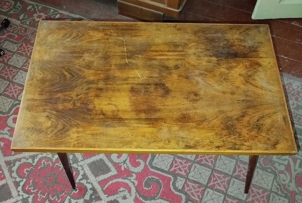 стара масичка с навиващи крака 80/50см.