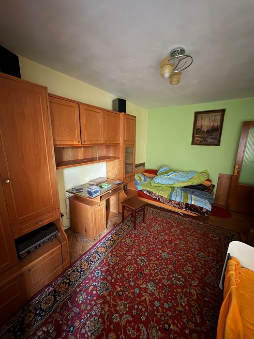 Vînd apartament 2 camere tip AN lîngă PiațaRogerius  Oradea.