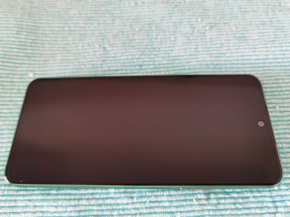 Продавам нов HUAWEI nova 12 SE