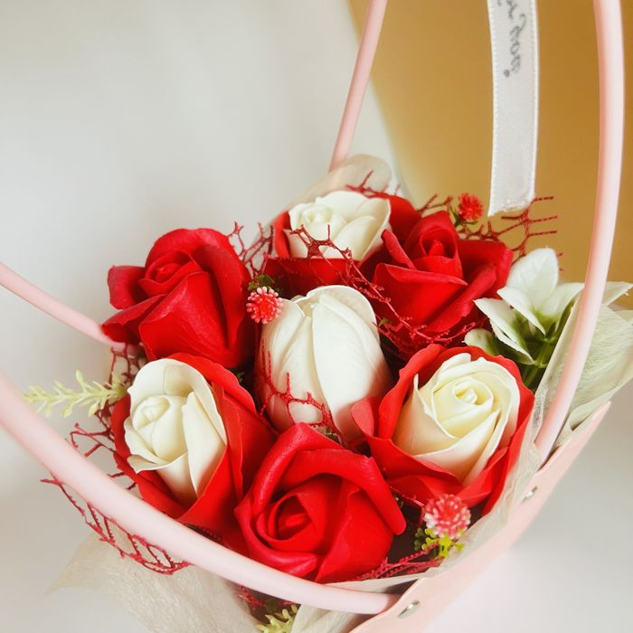 Буквет от сапунени рози за свети Валенти,8 март,Рожден ден,имен ден