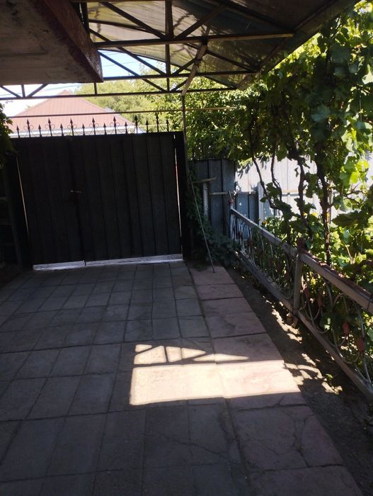 Продам 2ух  этажный дом