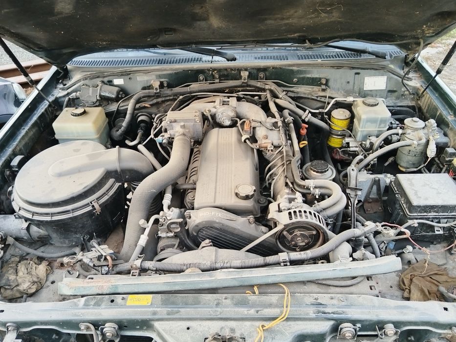 Vând bara metalica  piese Toyota Land Cruiser 100
