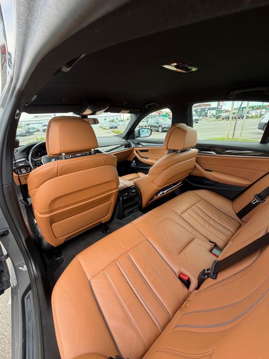 Predare leasing BMW 530i Luxury Line LCI