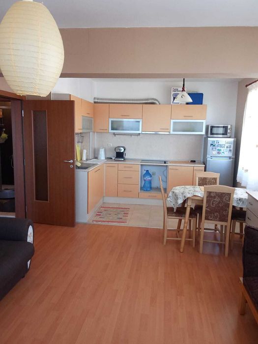 Продавам Двустаен апартамент гр.Обзор