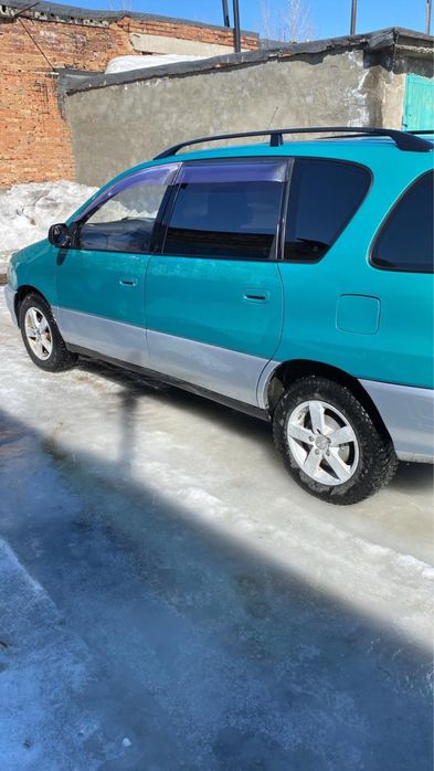 Продам машину Toyota Ipsum