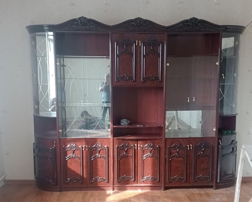 Сервант для зала