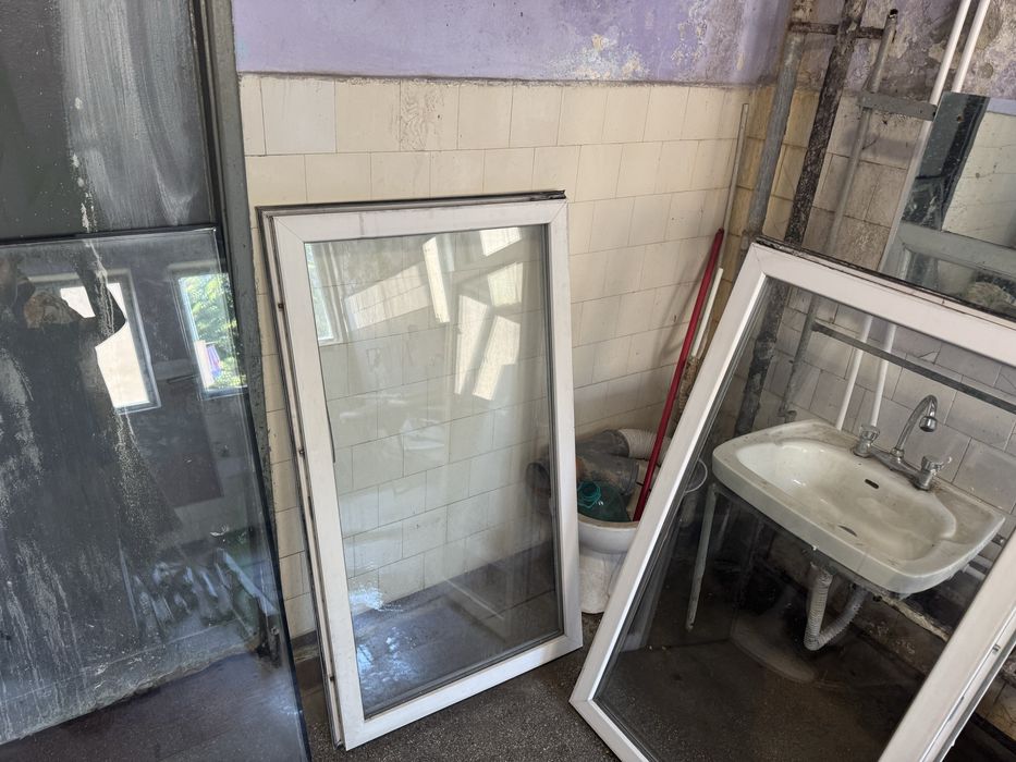 Geam termopan PVC alb – stare bună, fără fisuri sau sparturi