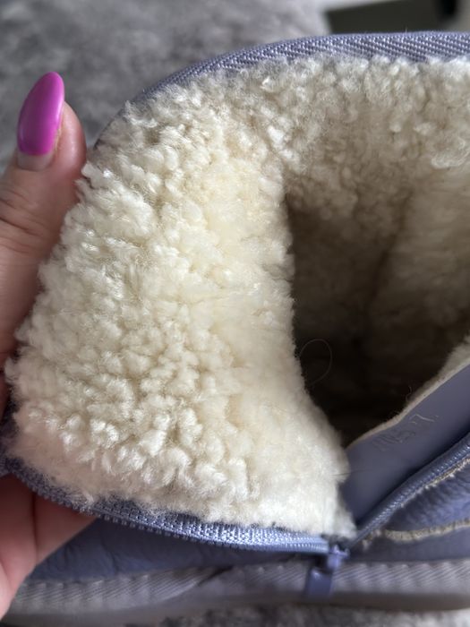 Продам детские натуральные угги