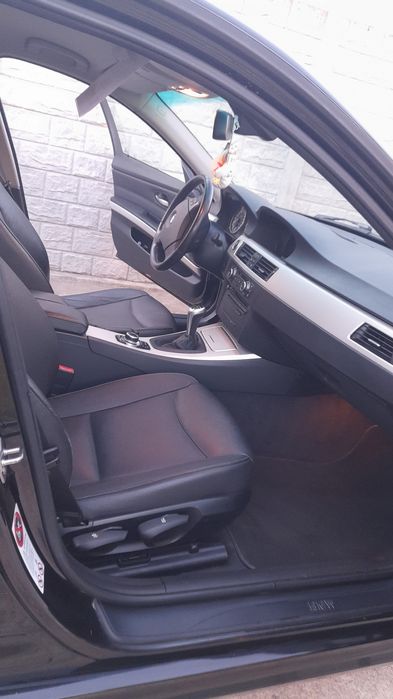 Vînd Bmw seria 3 din 2010