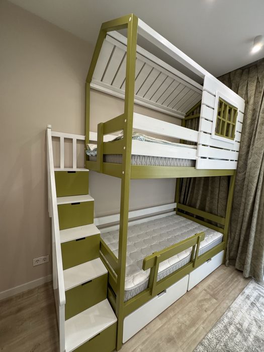 Двухьярусная кровать