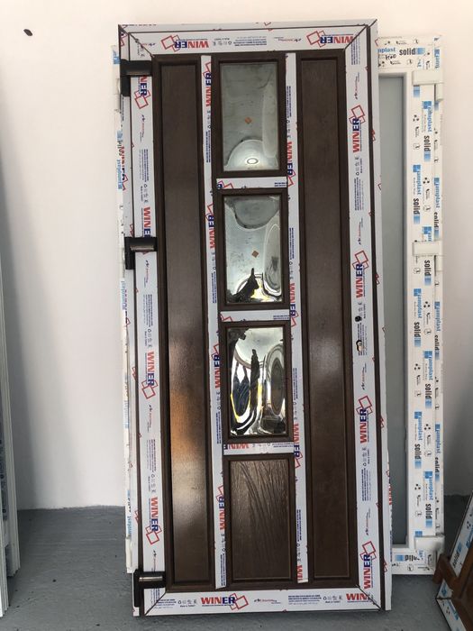 Usa termopan pvc maro / stejar auriu / nuc / mahon / cires