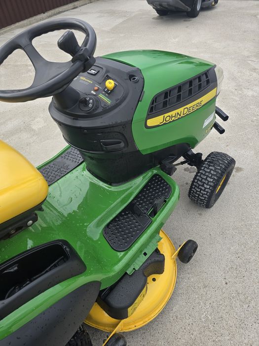 Tractoras John Deere X 155R