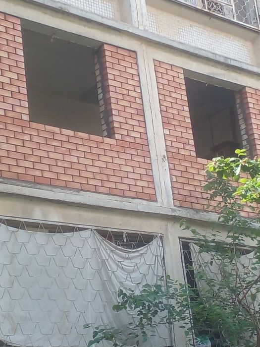 Balkonga sifatli ğisht teramiz.Мастер кладки кирпича.