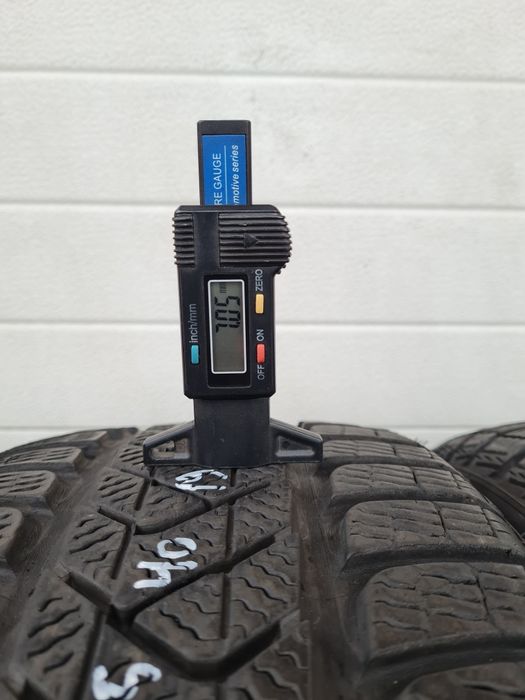Зимни гуми 2 броя PIRELLI SottoZero3 225 40 R19 дот 4919